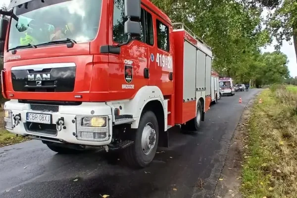 Wypadek na drodze Sugajno – Brzozie. Dwie osoby poszkodowane, ruch wahadłowy