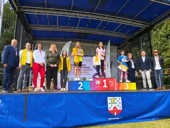 Sukcesy uczniów z Bobrowa na Ogólnopolskich Biegach Przełajowych w Nowogardzie