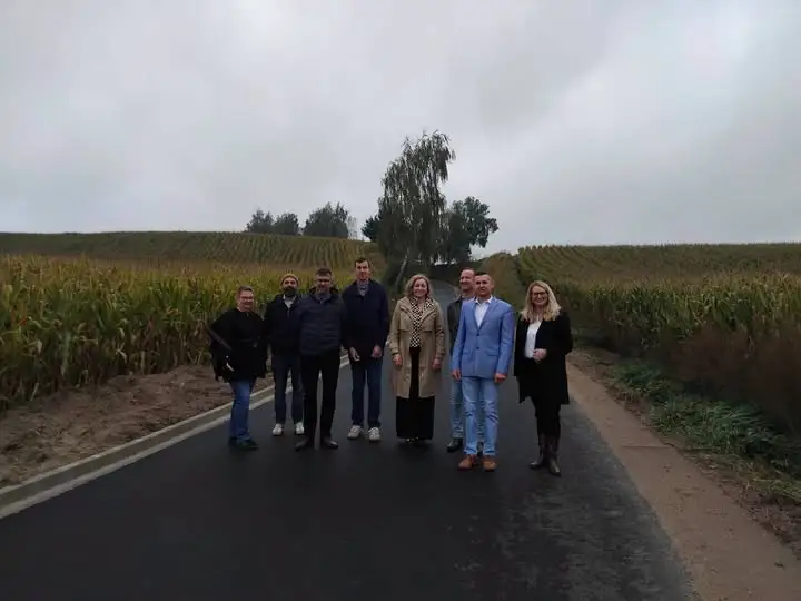 Nowy asfalt w Janówku – zakończono przebudowę drogi gminnej