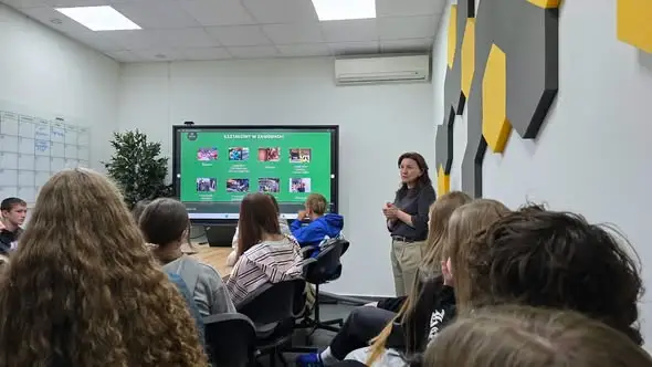 Ósmoklasiści z Rypina poznali pracę w firmie Rejs