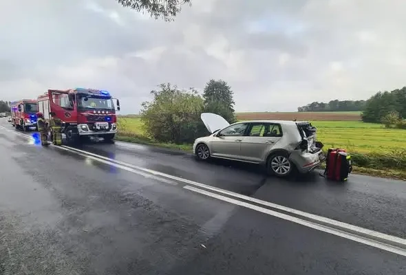 Wypadek między Sulejewem a Żabnem. Interweniowały służby ratunkowe