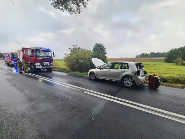 Wypadek między Sulejewem a Żabnem. Interweniowały służby ratunkowe