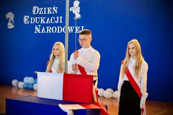 Pasowanie pierwszoklasistów i Dzień Edukacji Narodowej w Jabłonowie Pomorskim