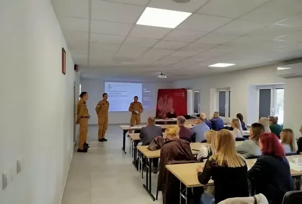 Bezpieczeństwo w szkołach: nowa procedura na wypadek zagrożenia powietrznego