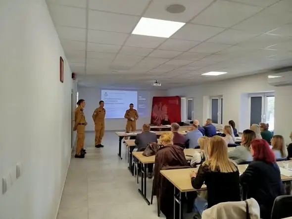 Bezpieczeństwo w szkołach: nowa procedura na wypadek zagrożenia powietrznego